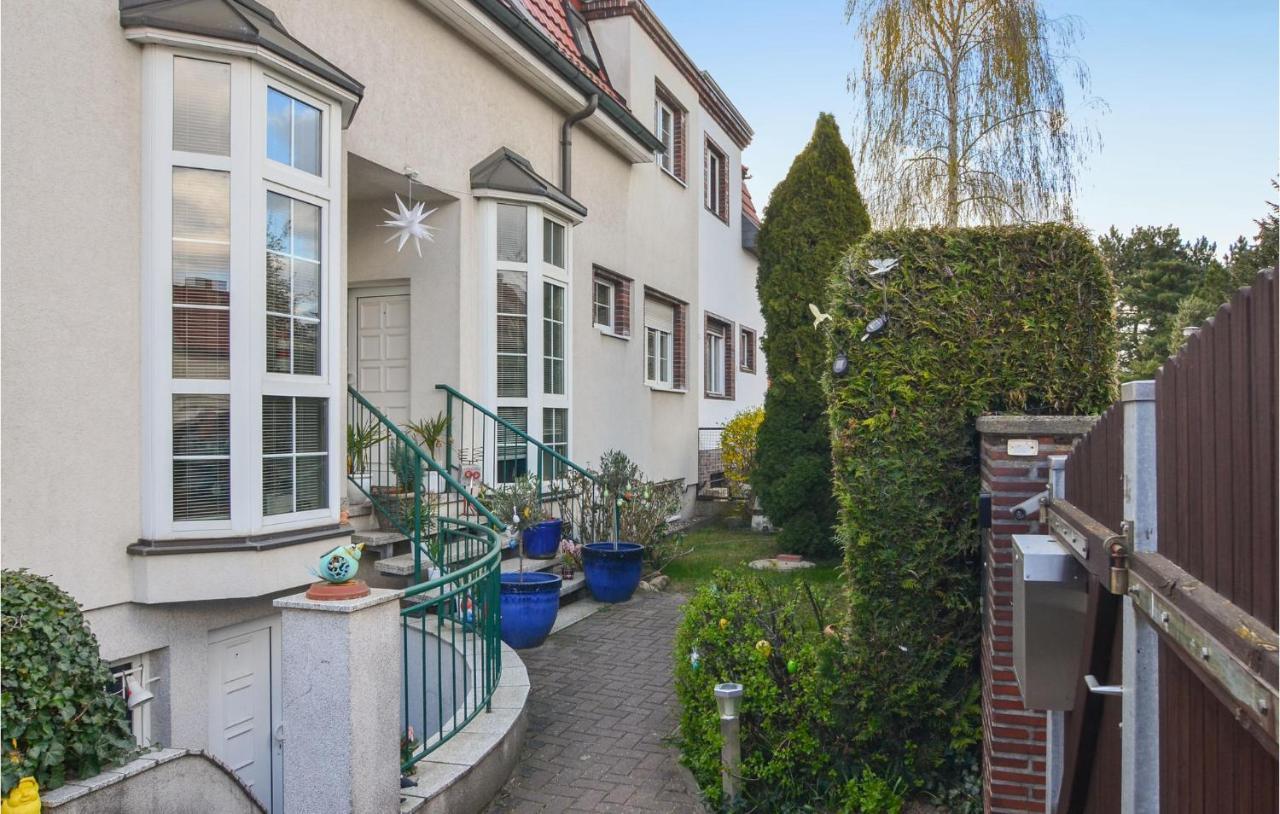 2 Bedroom Lovely Home In Berlin Exterior foto